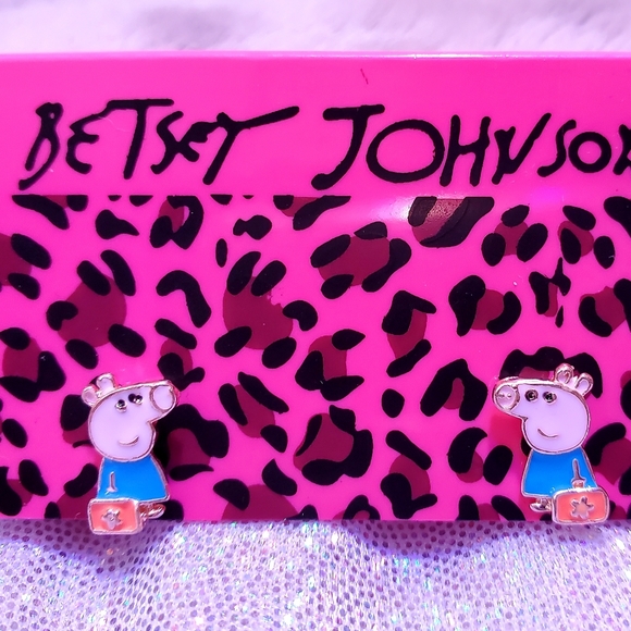 2 pairs of adorable Peppa pig earrings - Picture 5 of 11